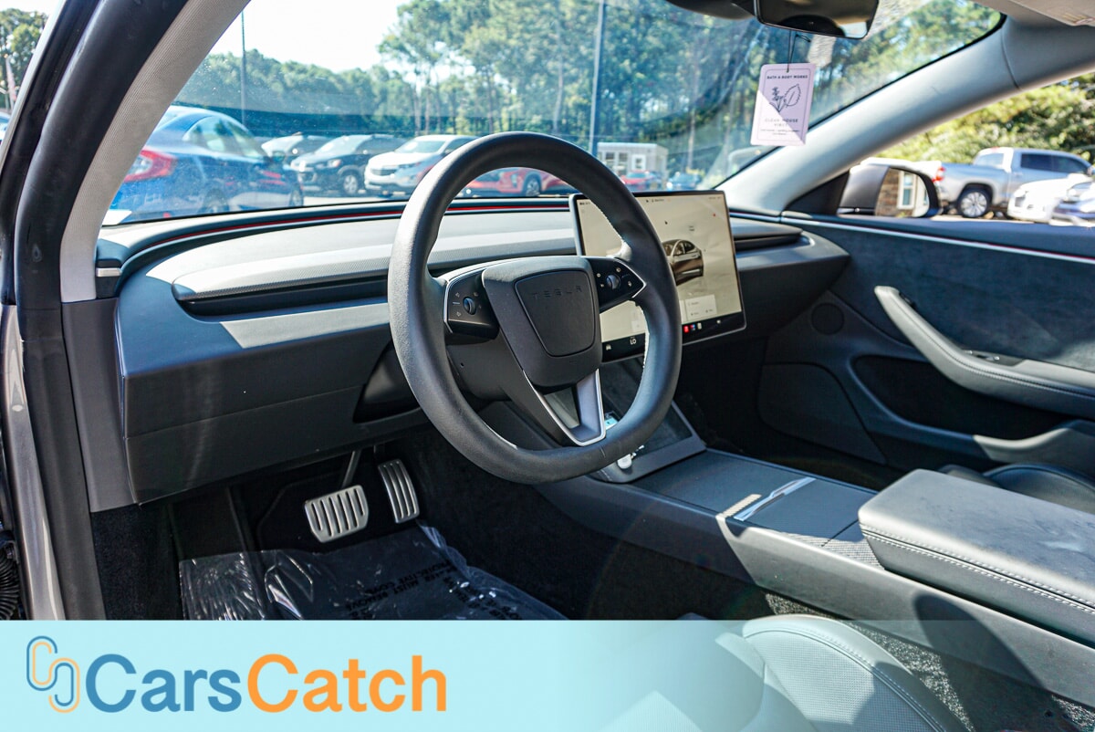 CARSCATCH - Used vehicle - SEDAN TESLA MODEL 3 2024