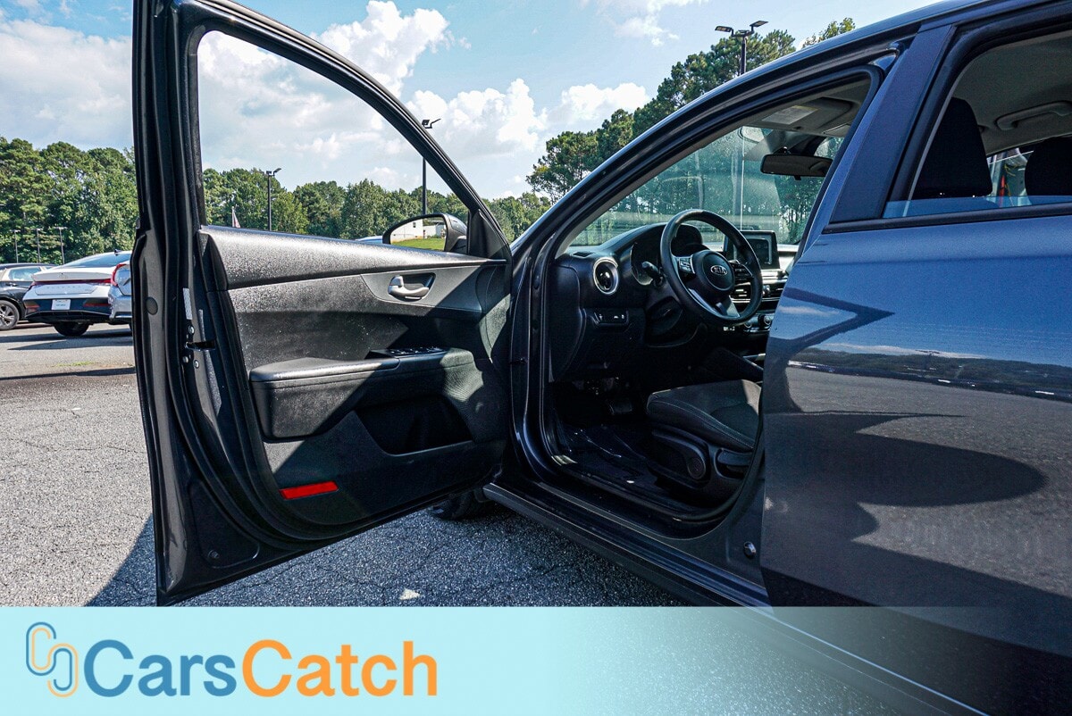 CARSCATCH - Used vehicle - SEDAN KIA FORTE 2020