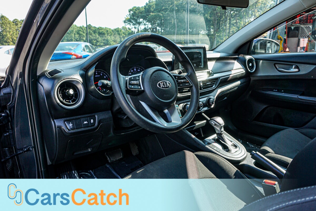 CARSCATCH - Used vehicle - SEDAN KIA FORTE 2020