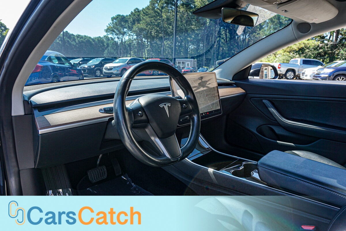 CARSCATCH - Used vehicle - SEDAN TESLA MODEL 3 2018