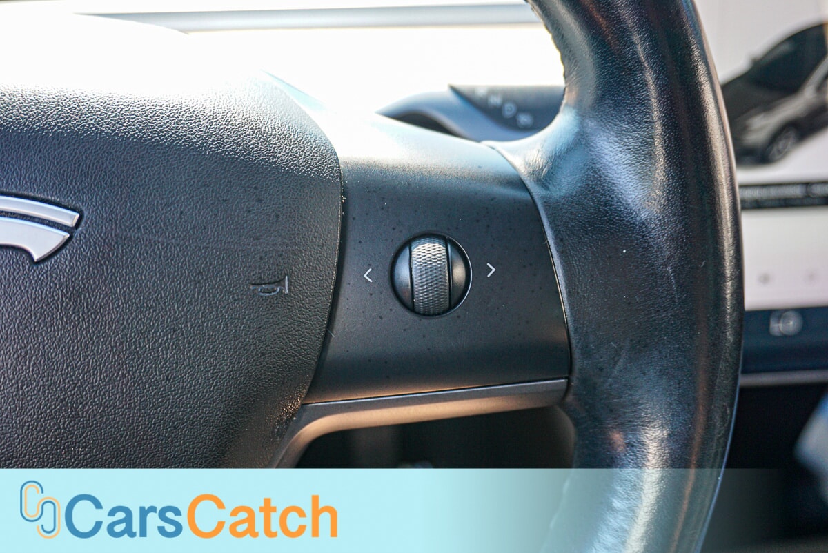 CARSCATCH - Used vehicle - SEDAN TESLA MODEL 3 2018