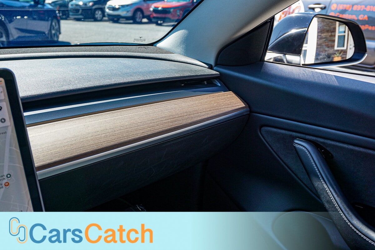 CARSCATCH - Used vehicle - SEDAN TESLA MODEL 3 2018