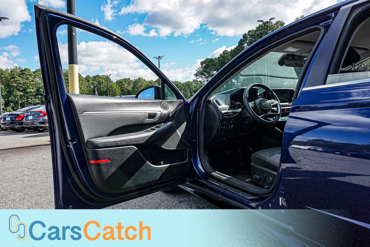 CARSCATCH - Used vehicle - SEDAN HYUNDAI SONATA 2022