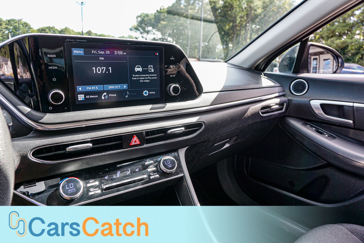 CARSCATCH - Used vehicle - SEDAN HYUNDAI SONATA 2022