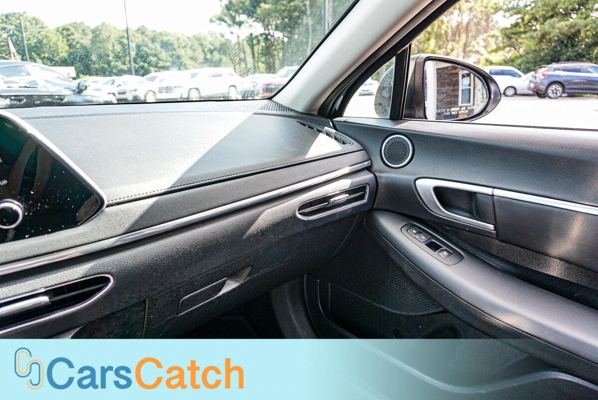 CARSCATCH - Used vehicle - SEDAN HYUNDAI SONATA 2022