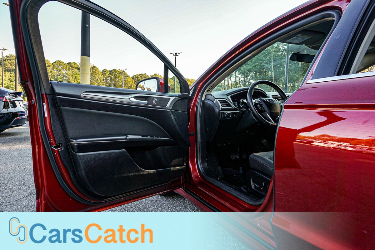 CARSCATCH - Used vehicle - SEDAN FORD FUSION 2018