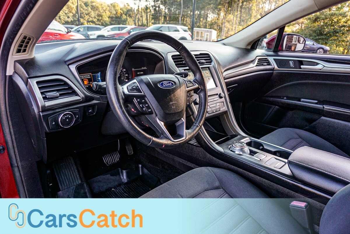 CARSCATCH - Used vehicle - SEDAN FORD FUSION 2018
