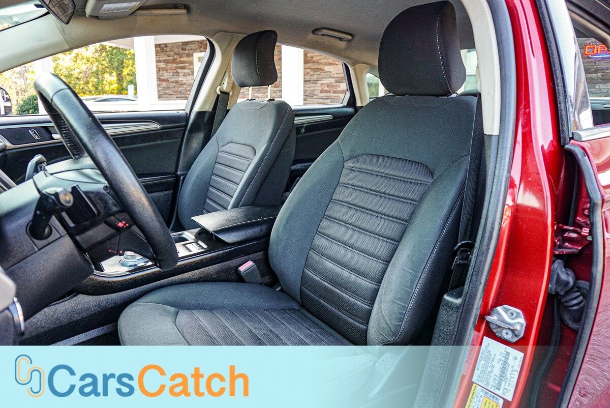 CARSCATCH - Used vehicle - SEDAN FORD FUSION 2018