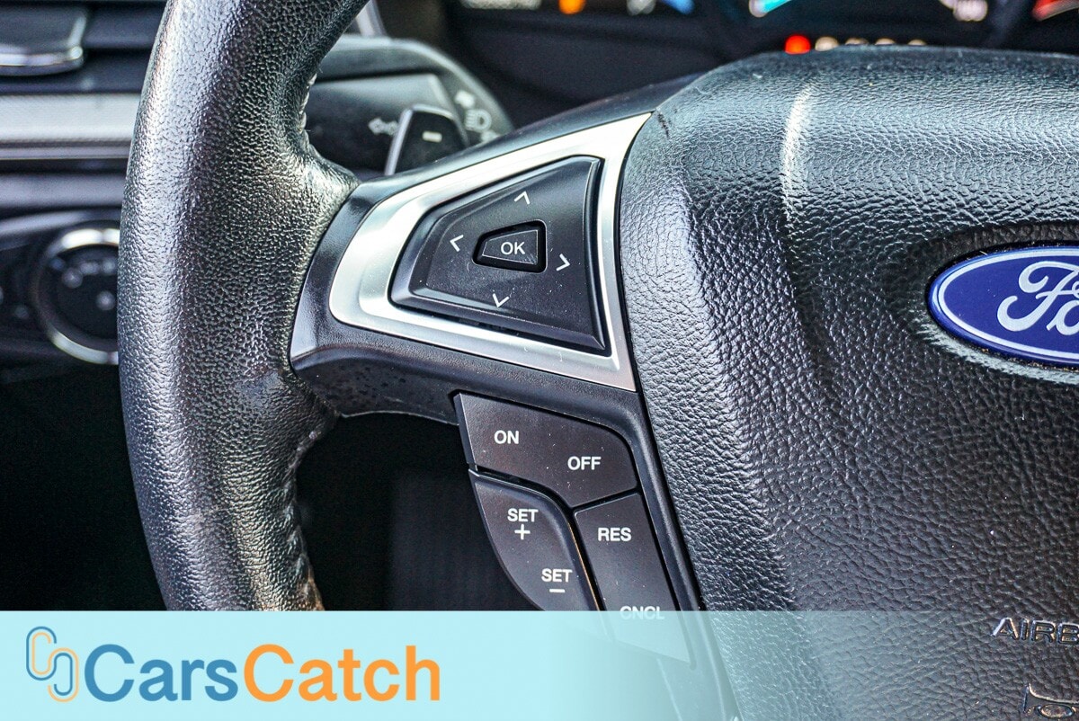 CARSCATCH - Used vehicle - SEDAN FORD FUSION 2018
