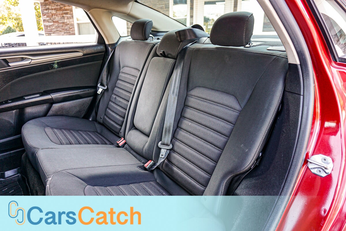 CARSCATCH - Used vehicle - SEDAN FORD FUSION 2018