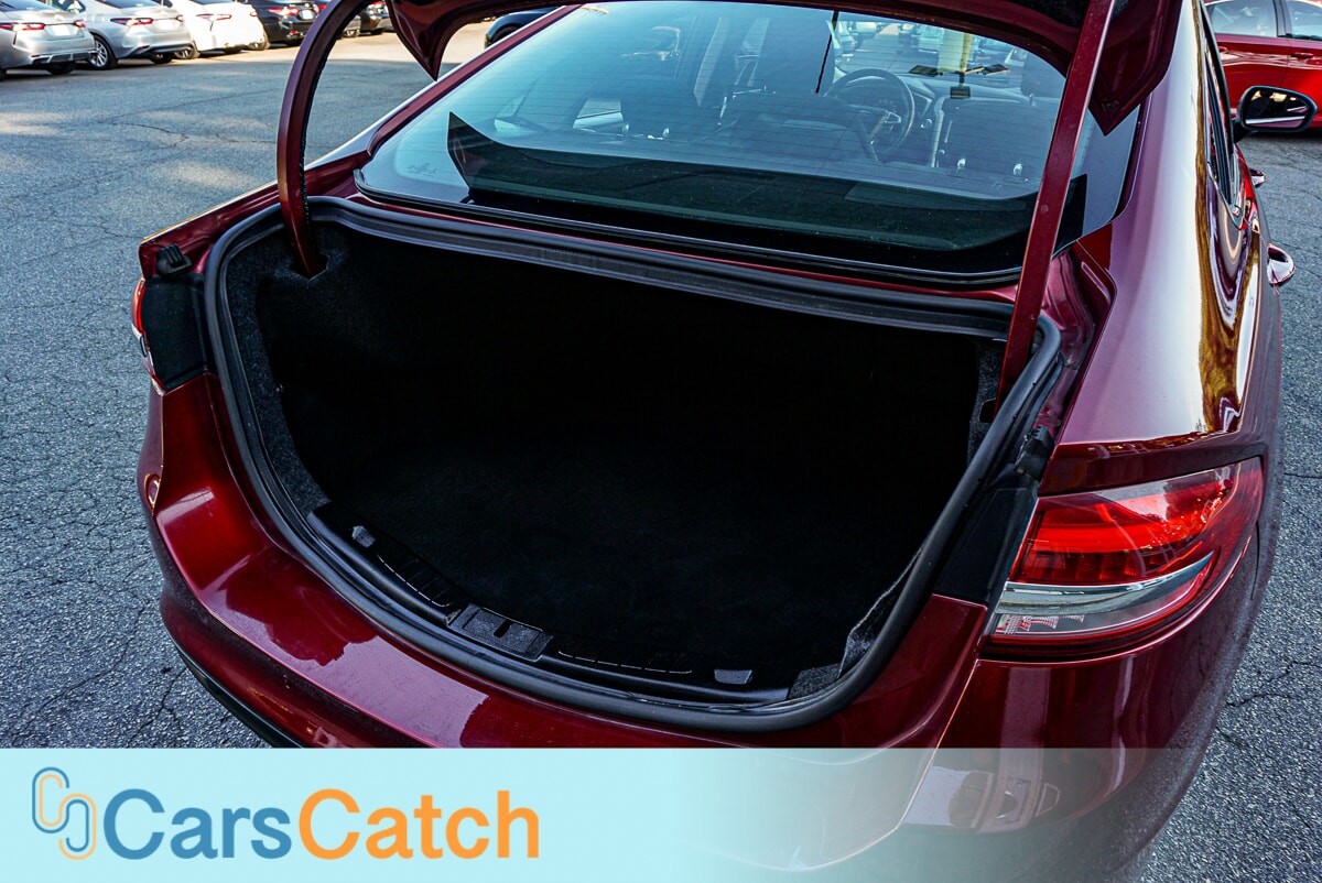 CARSCATCH - Used vehicle - SEDAN FORD FUSION 2018