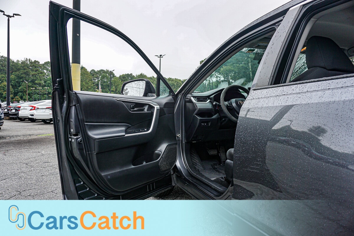 CARSCATCH - Used vehicle - SUV TOYOTA RAV4 2021