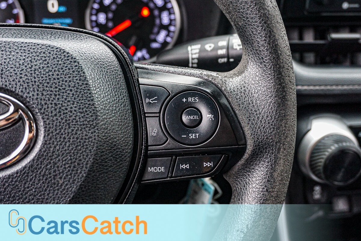 CARSCATCH - Used vehicle - SUV TOYOTA RAV4 2021