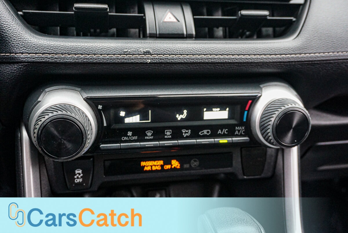 CARSCATCH - Used vehicle - SUV TOYOTA RAV4 2021