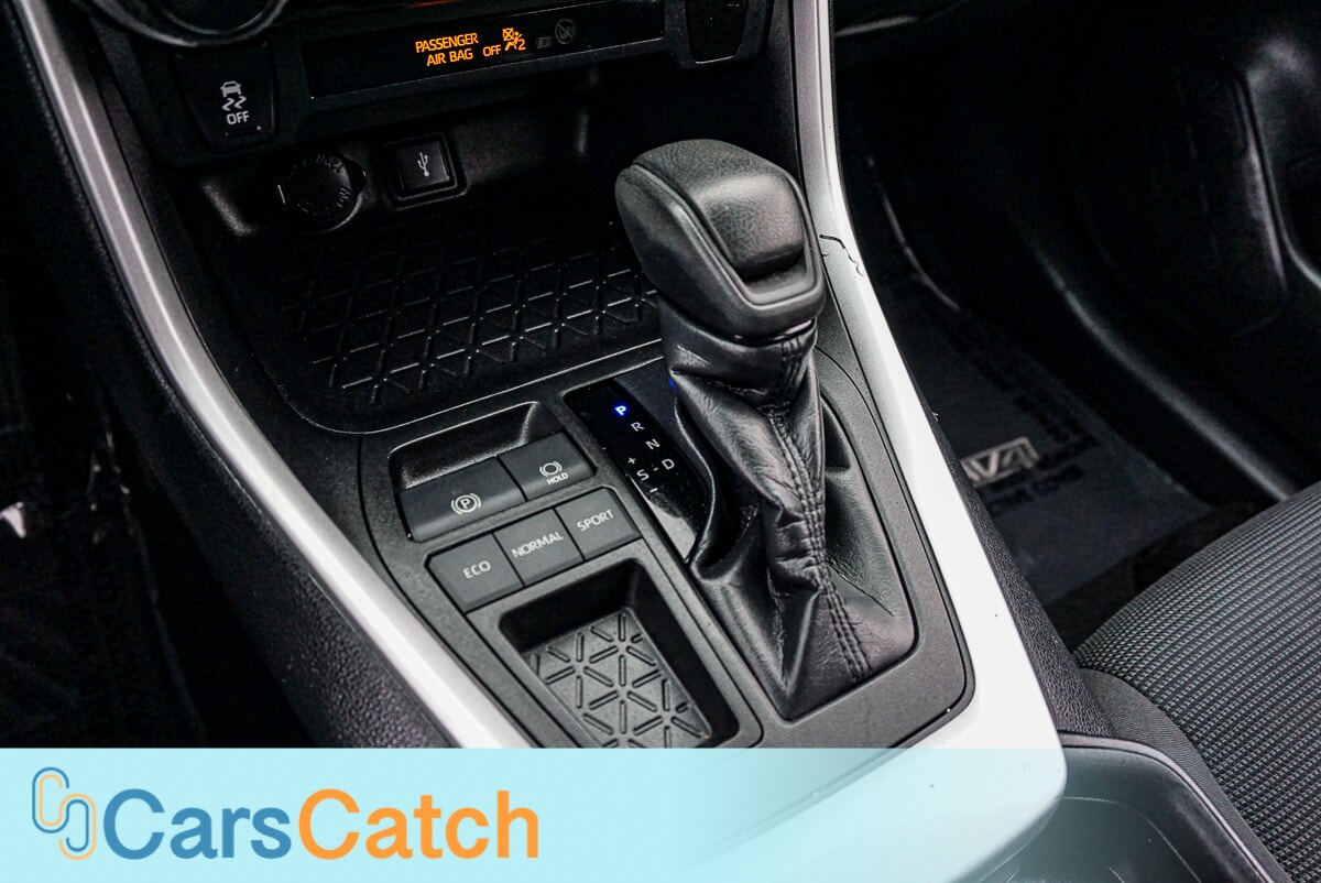 CARSCATCH - Used vehicle - SUV TOYOTA RAV4 2021