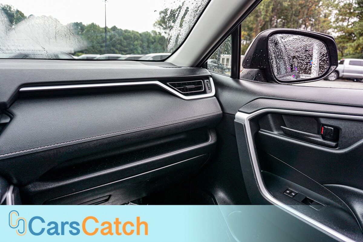 CARSCATCH - Used vehicle - SUV TOYOTA RAV4 2021
