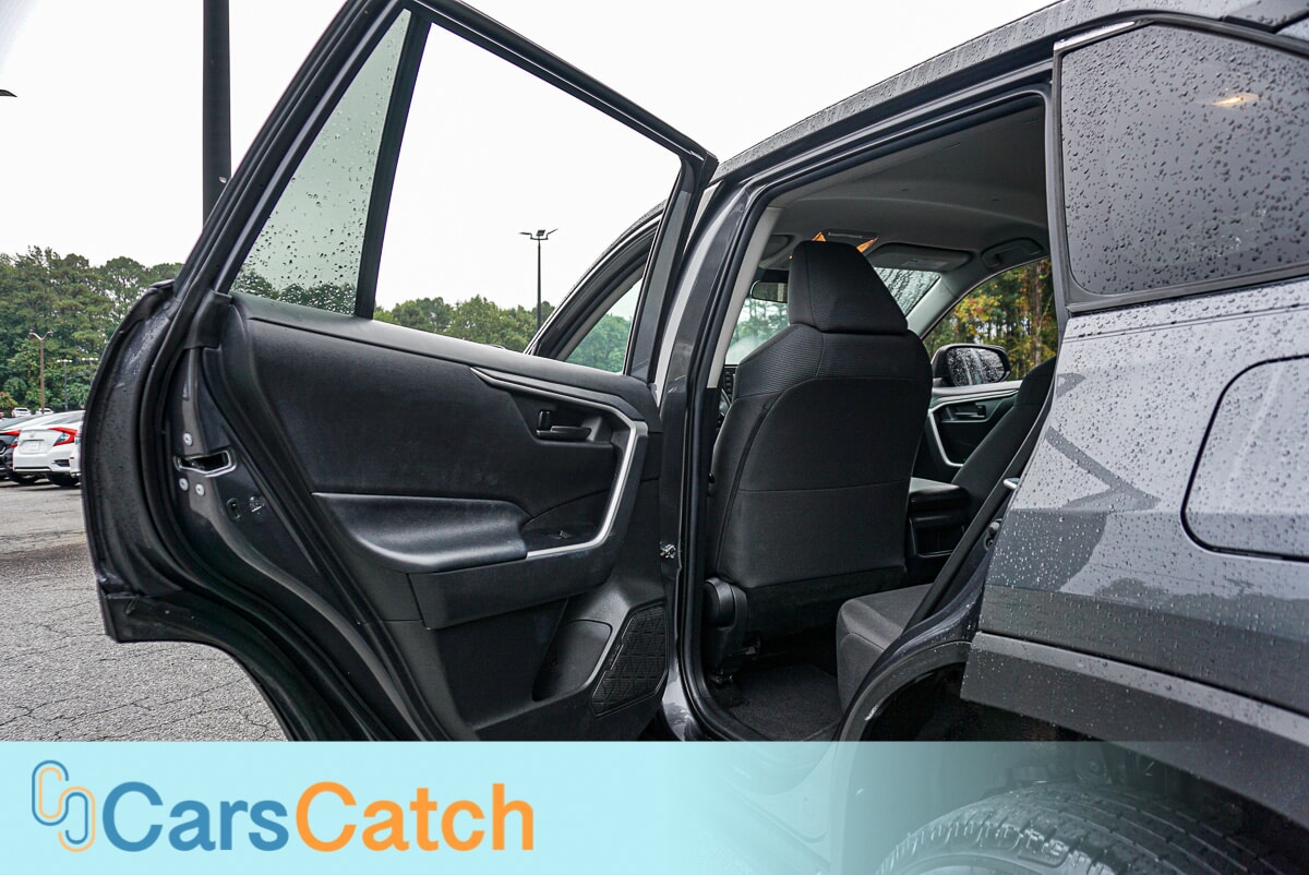 CARSCATCH - Used vehicle - SUV TOYOTA RAV4 2021