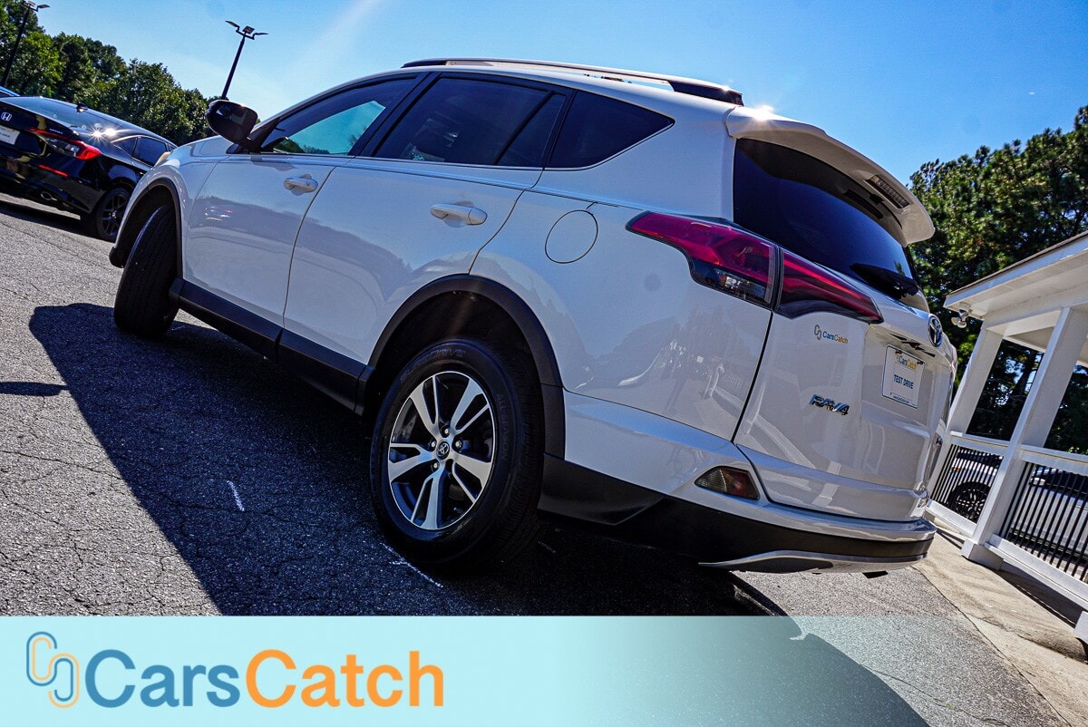 CARSCATCH - Used vehicle - SUV TOYOTA RAV4 2017