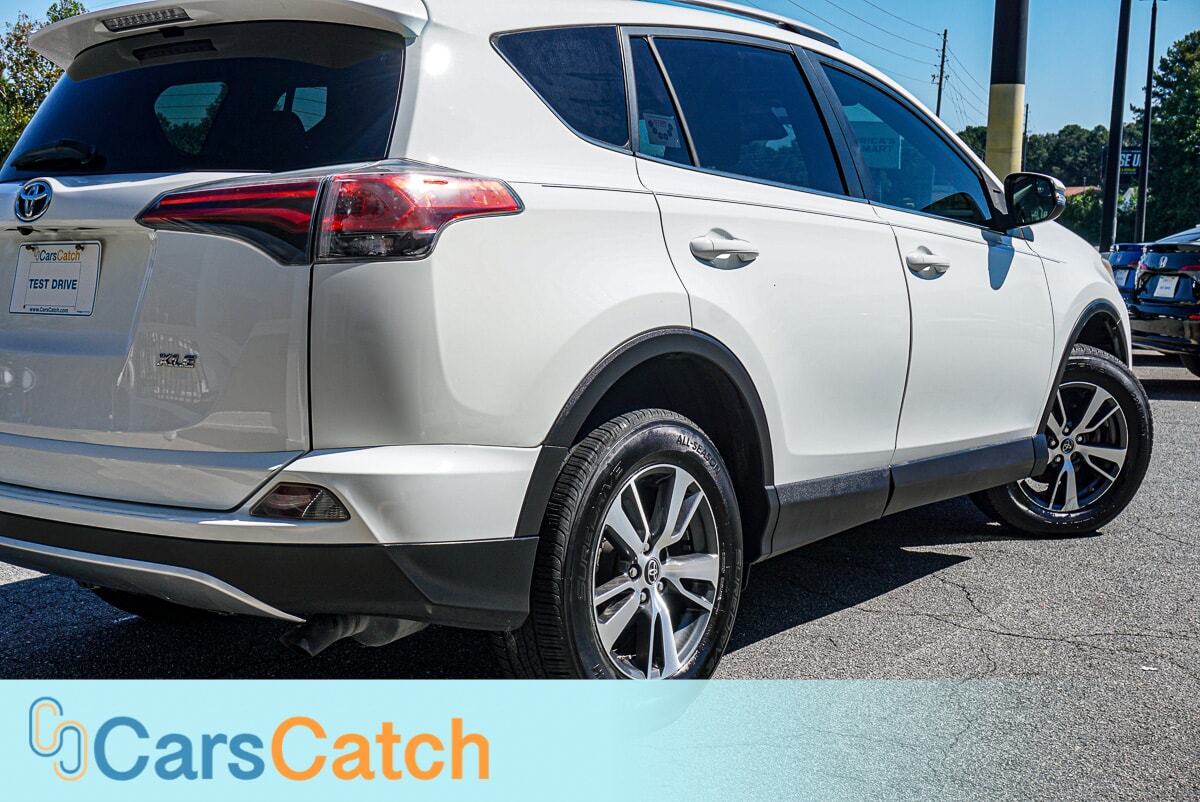 CARSCATCH - Used vehicle - SUV TOYOTA RAV4 2017