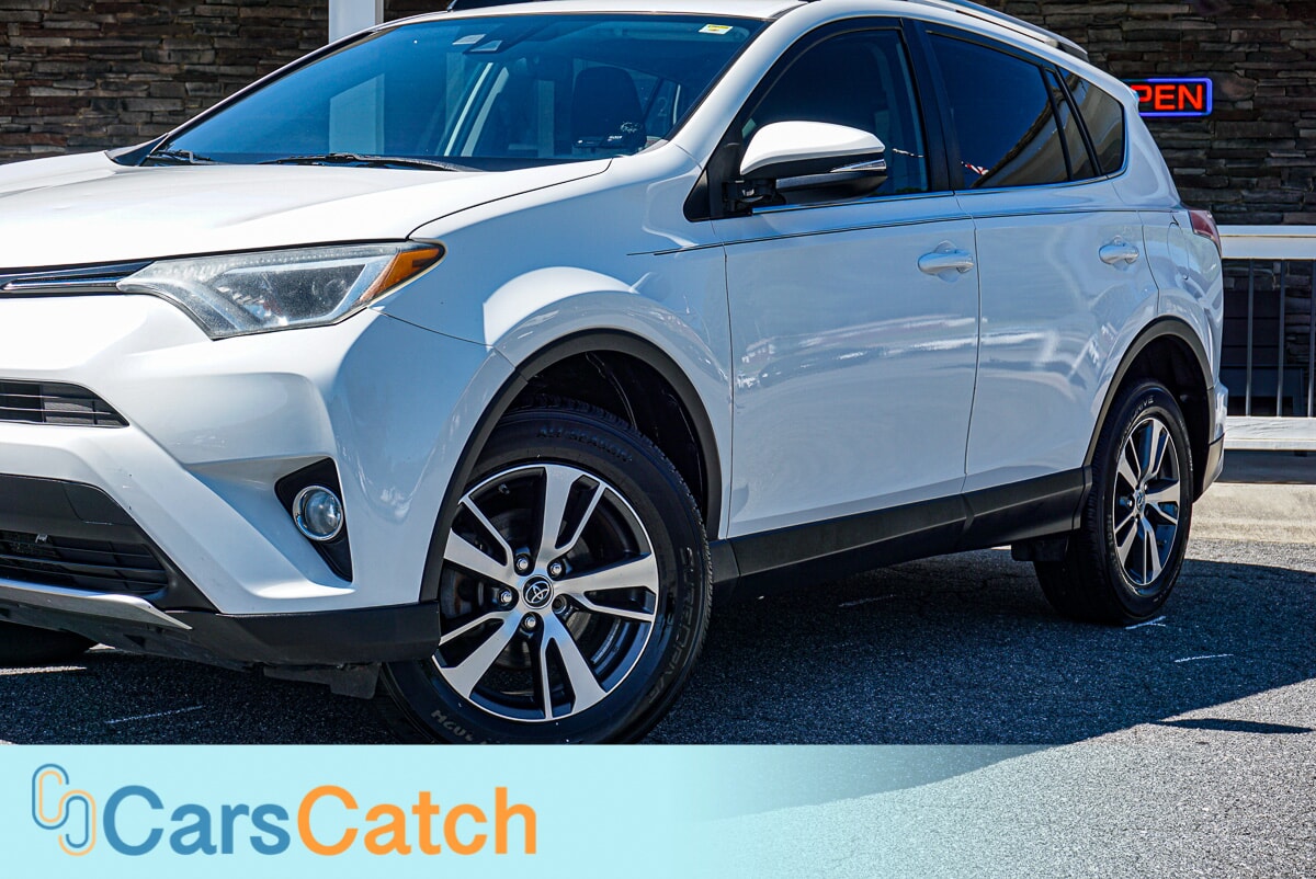 CARSCATCH - Used vehicle - SUV TOYOTA RAV4 2017