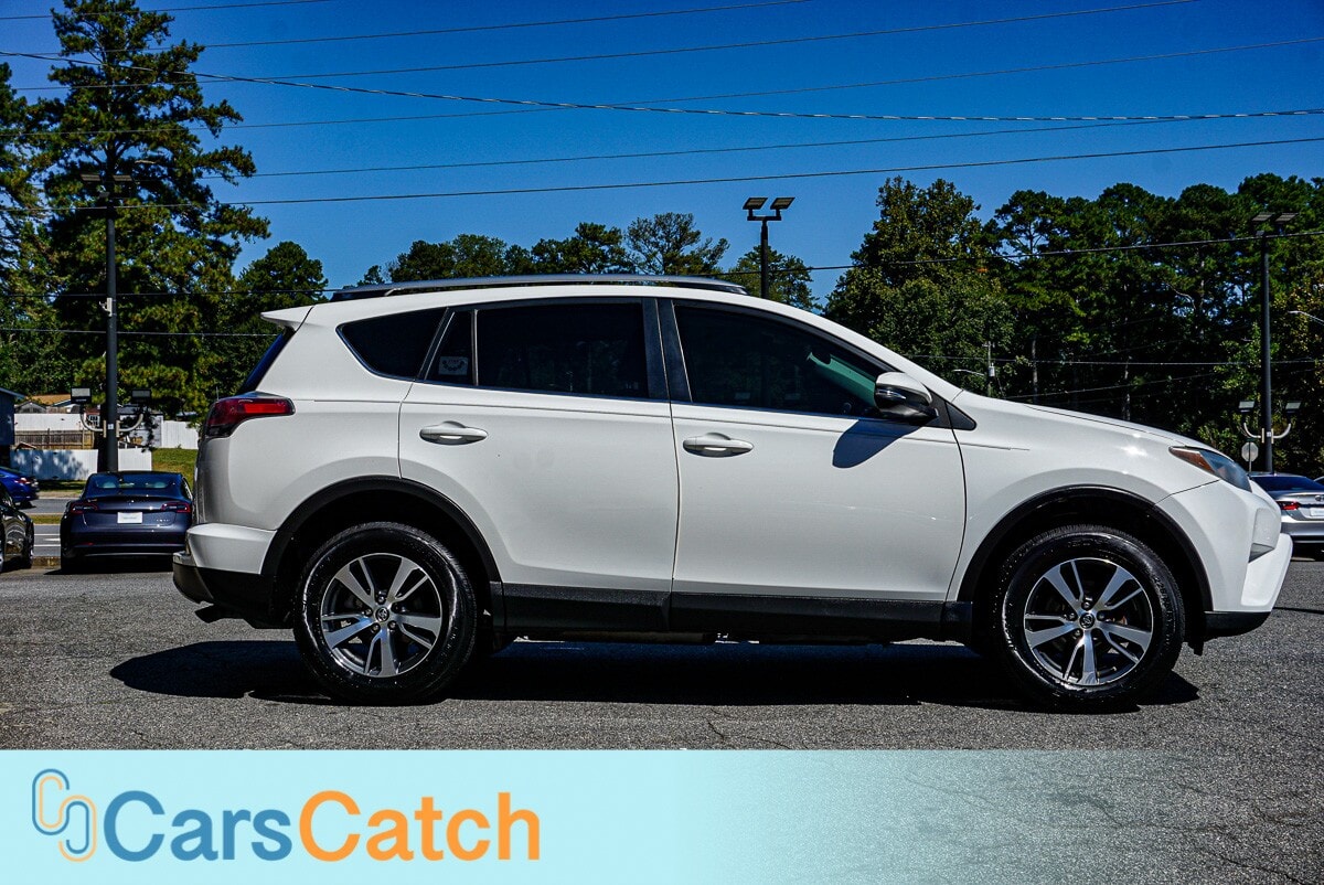 CARSCATCH - Used vehicle - SUV TOYOTA RAV4 2017