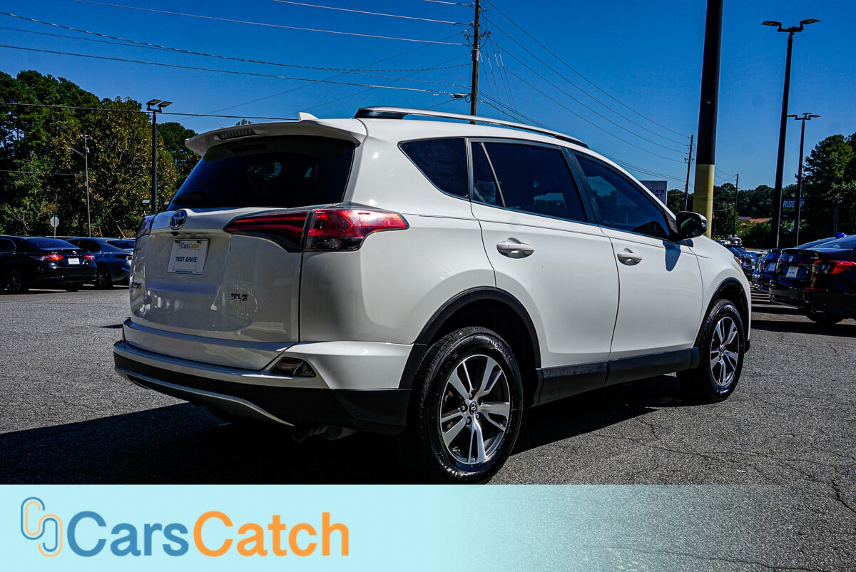 CARSCATCH - Used vehicle - SUV TOYOTA RAV4 2017