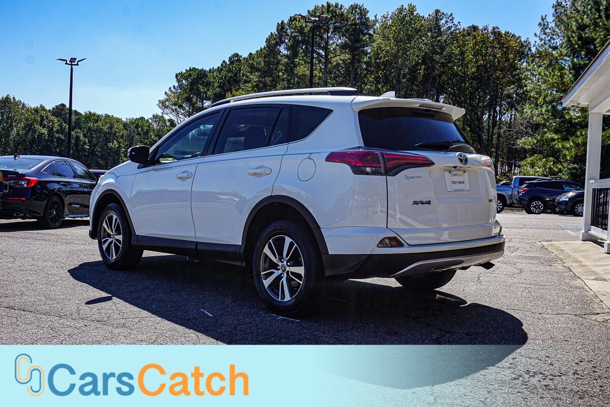 CARSCATCH - Used vehicle - SUV TOYOTA RAV4 2017