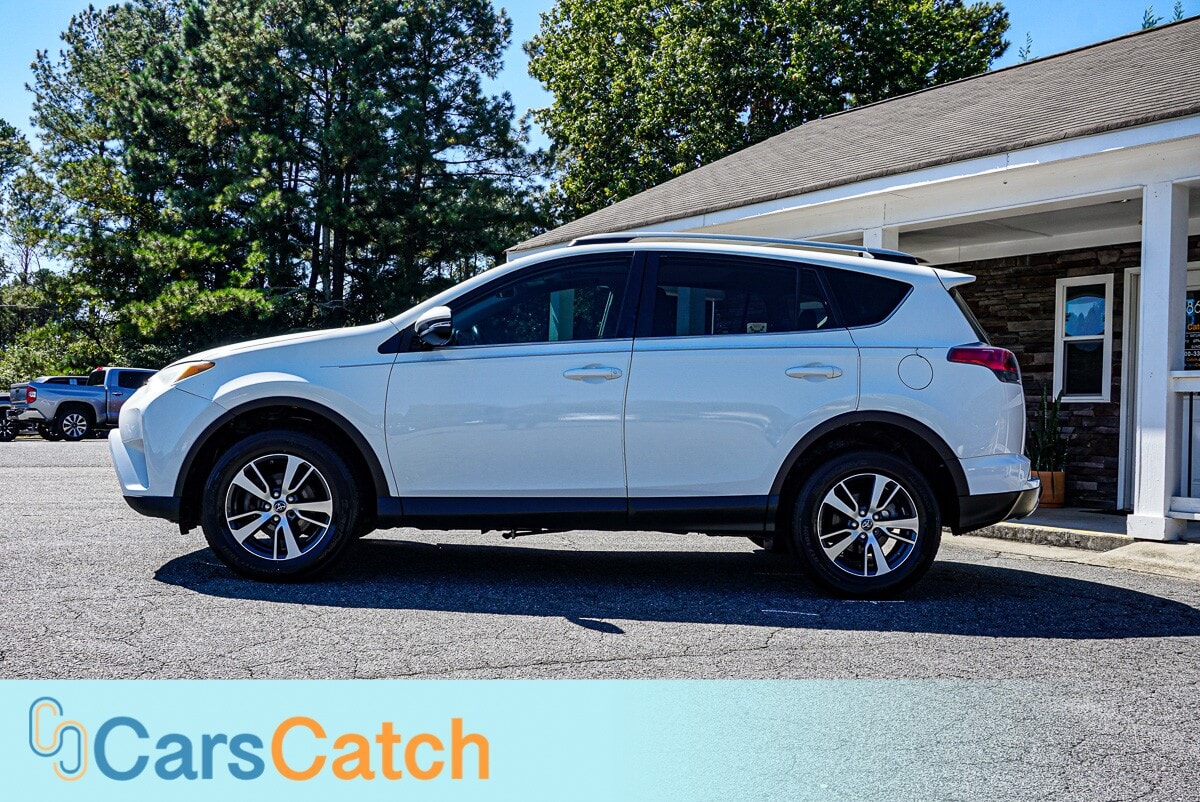 CARSCATCH - Used vehicle - SUV TOYOTA RAV4 2017