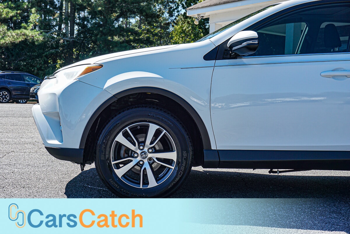 CARSCATCH - Used vehicle - SUV TOYOTA RAV4 2017
