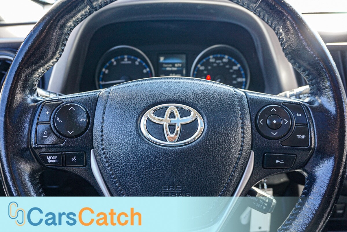 CARSCATCH - Used vehicle - SUV TOYOTA RAV4 2017