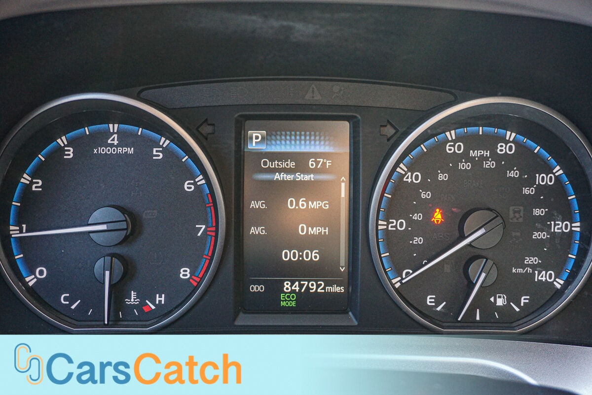 CARSCATCH - Used vehicle - SUV TOYOTA RAV4 2017