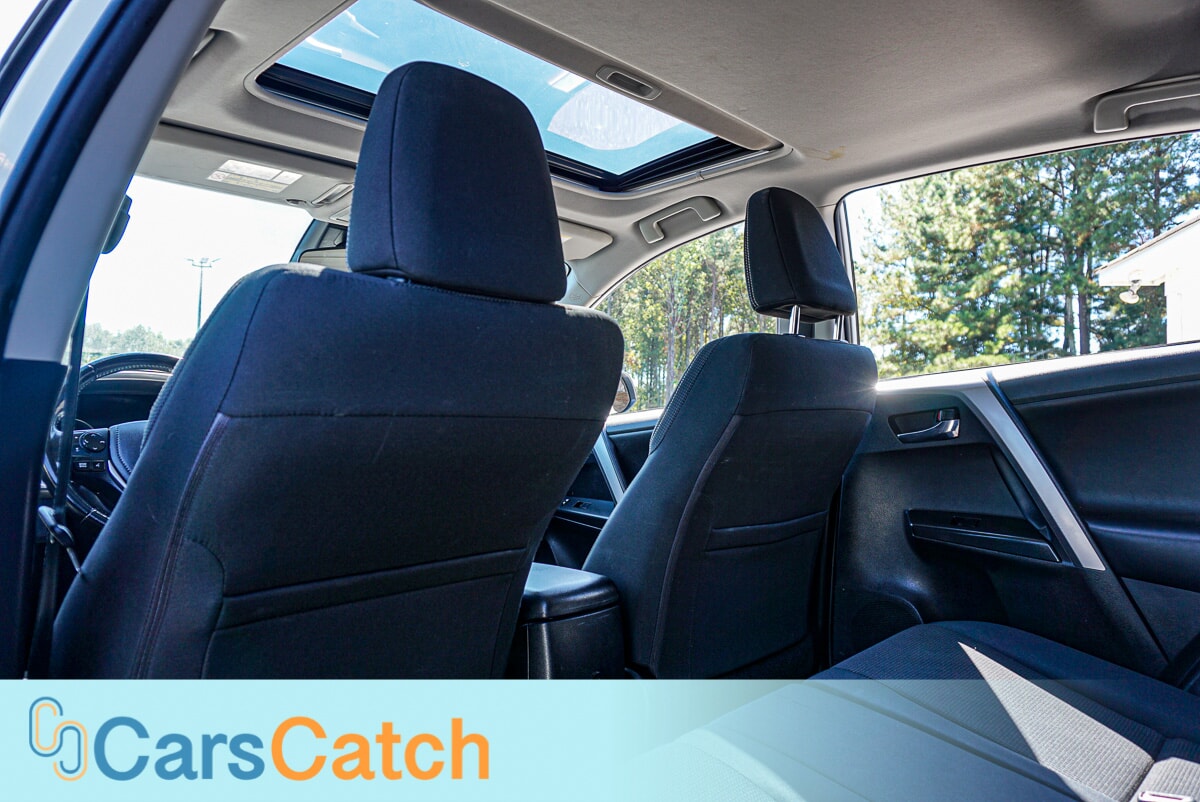 CARSCATCH - Used vehicle - SUV TOYOTA RAV4 2017