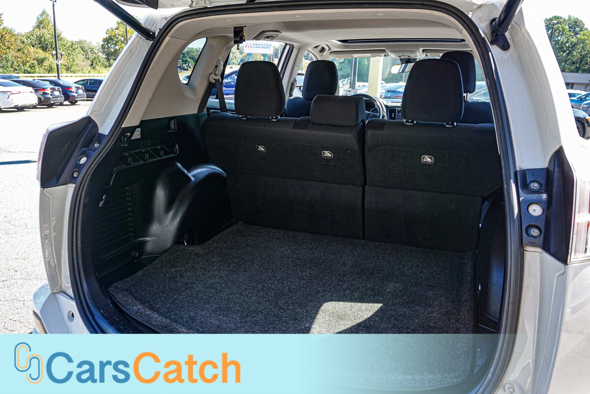 CARSCATCH - Used vehicle - SUV TOYOTA RAV4 2017