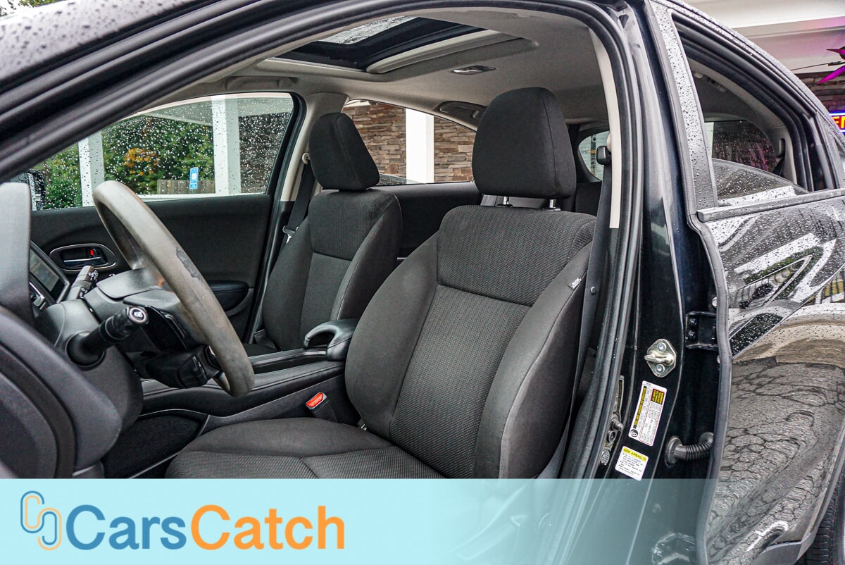 CARSCATCH - Used vehicle - SUV HONDA HR-V 2016