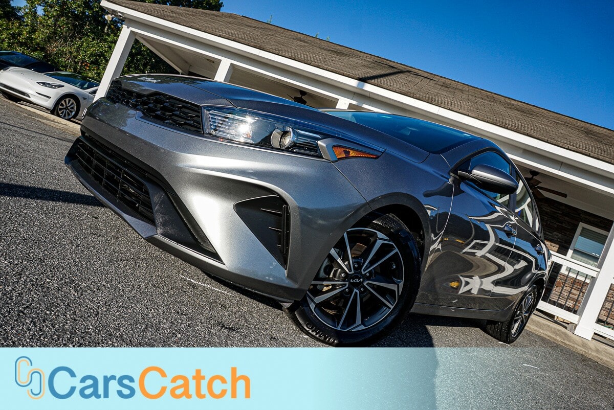 CARSCATCH - Used vehicle - SEDAN KIA FORTE 2024