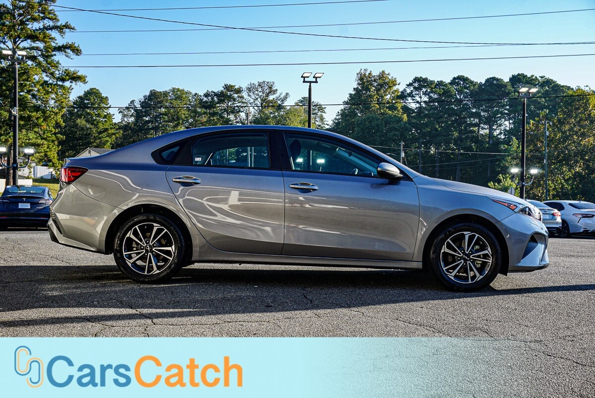CARSCATCH - Used vehicle - SEDAN KIA FORTE 2024