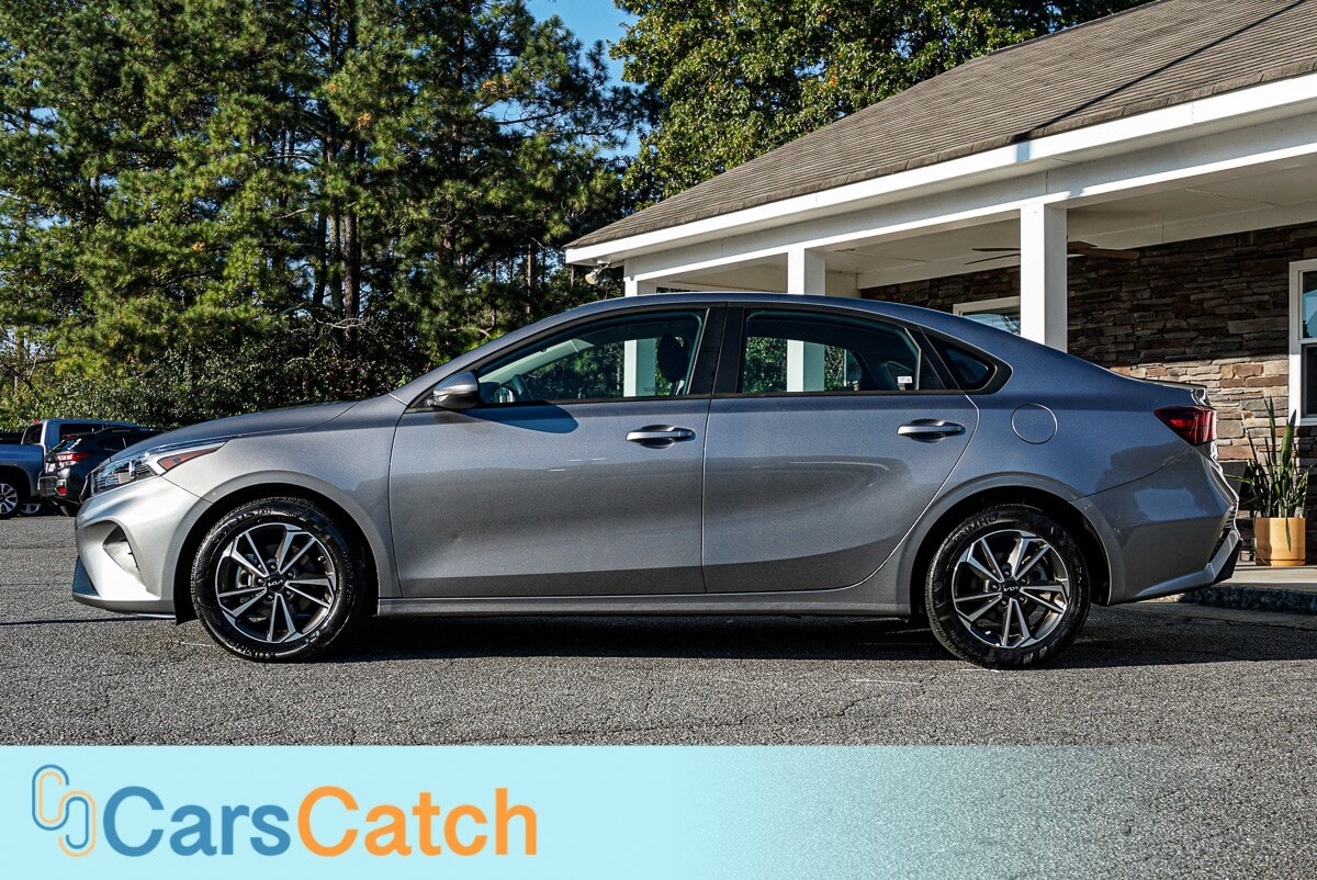 CARSCATCH - Used vehicle - SEDAN KIA FORTE 2024