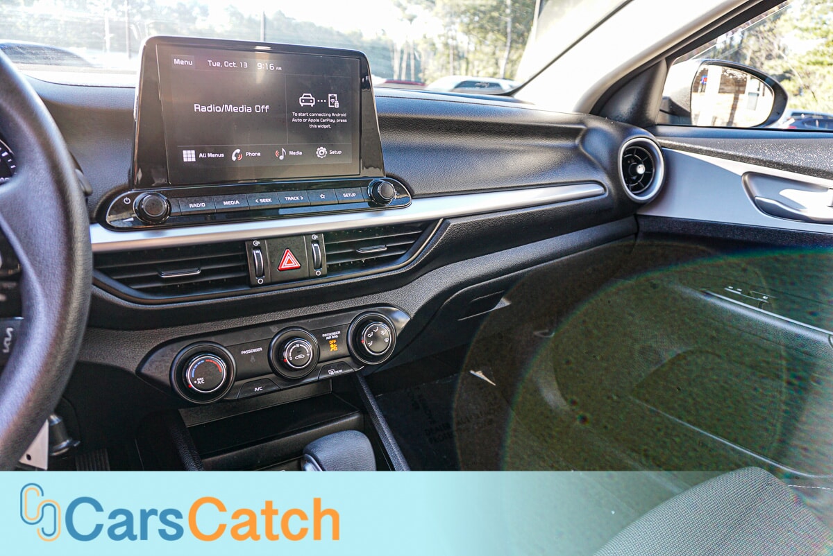 CARSCATCH - Used vehicle - SEDAN KIA FORTE 2024