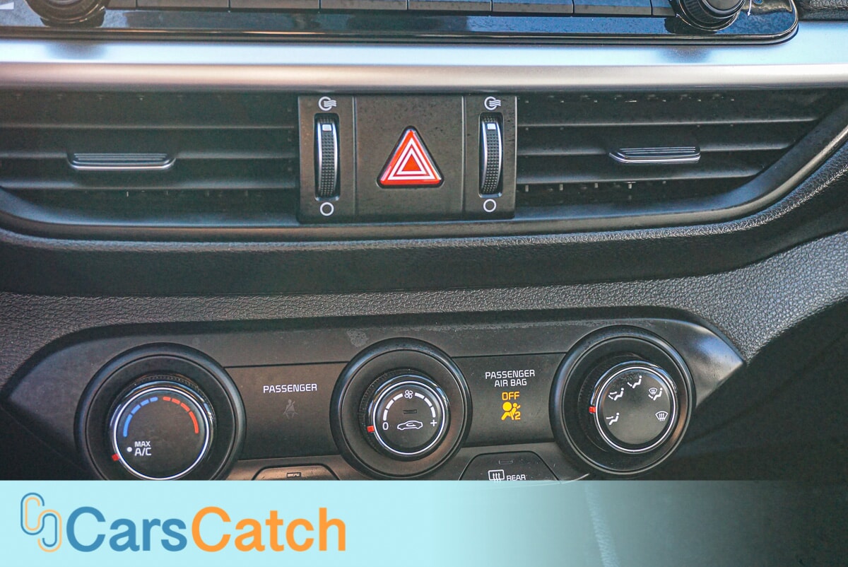 CARSCATCH - Used vehicle - SEDAN KIA FORTE 2024