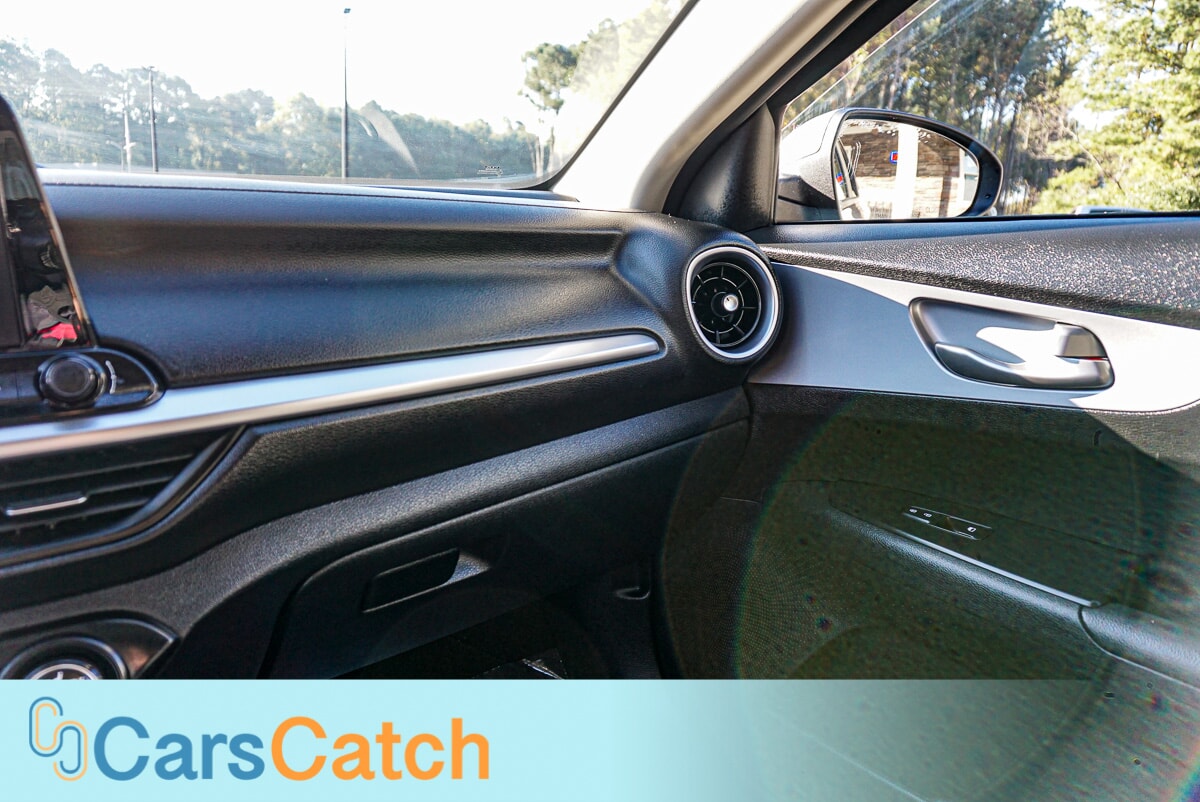 CARSCATCH - Used vehicle - SEDAN KIA FORTE 2024