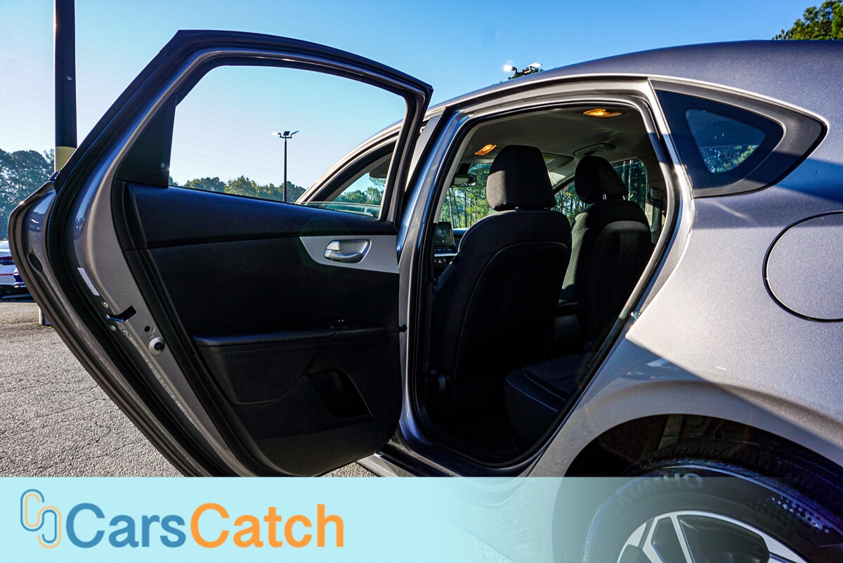 CARSCATCH - Used vehicle - SEDAN KIA FORTE 2024