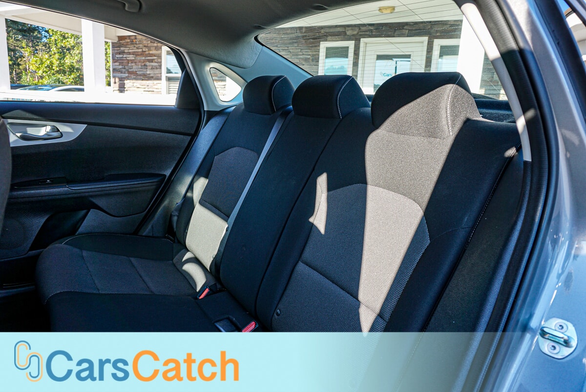 CARSCATCH - Used vehicle - SEDAN KIA FORTE 2024