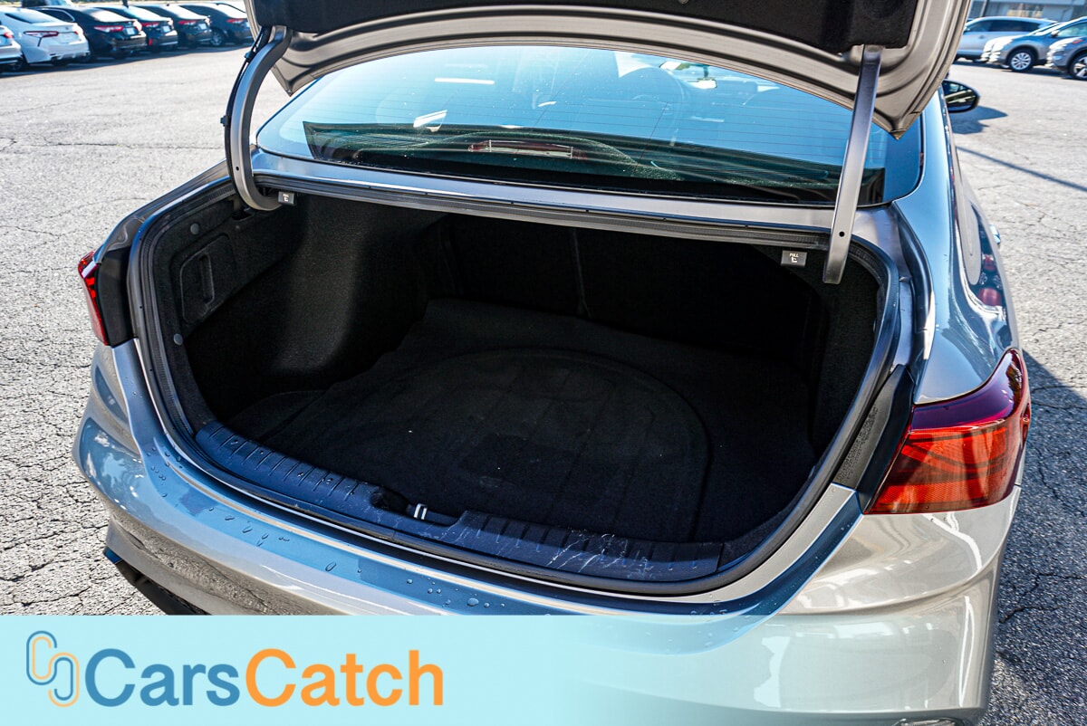 CARSCATCH - Used vehicle - SEDAN KIA FORTE 2024