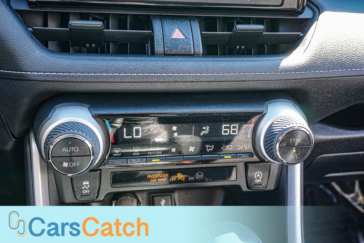 CARSCATCH - Used vehicle - SUV TOYOTA RAV4 2020