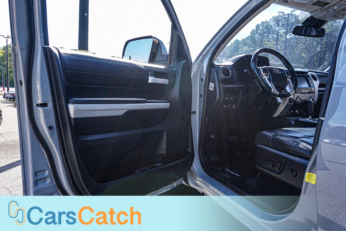 CARSCATCH - Used vehicle - TRUCK TOYOTA TUNDRA 4WD 2018