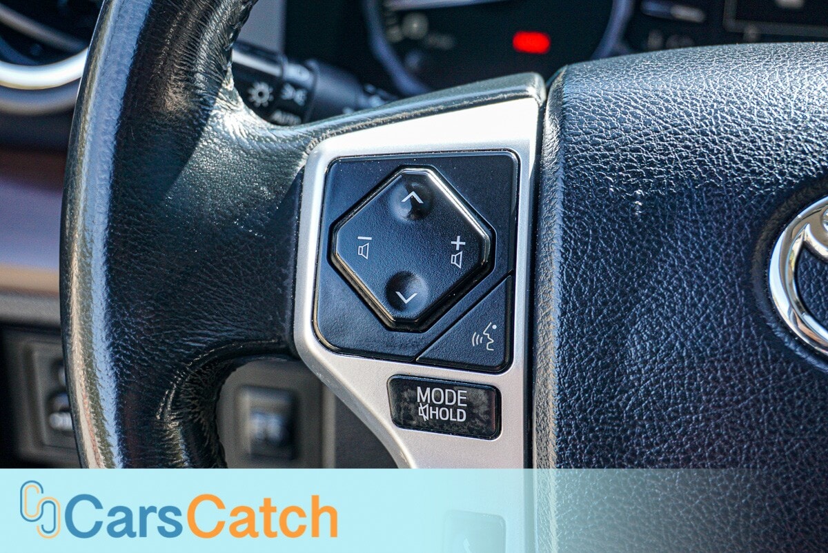 CARSCATCH - Used vehicle - TRUCK TOYOTA TUNDRA 4WD 2018