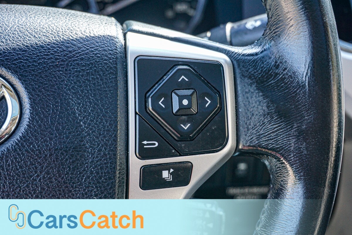 CARSCATCH - Used vehicle - TRUCK TOYOTA TUNDRA 4WD 2018