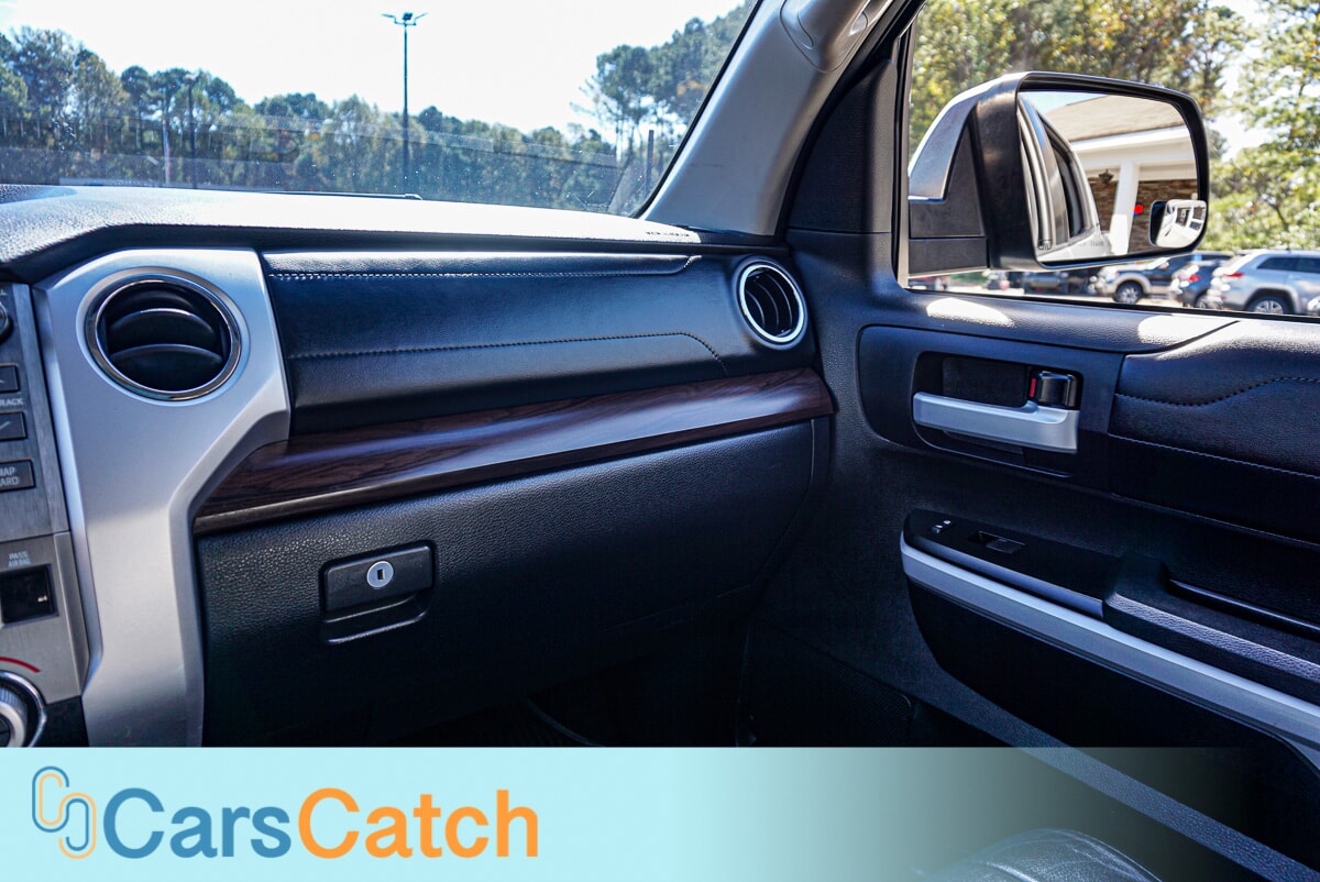 CARSCATCH - Used vehicle - TRUCK TOYOTA TUNDRA 4WD 2018