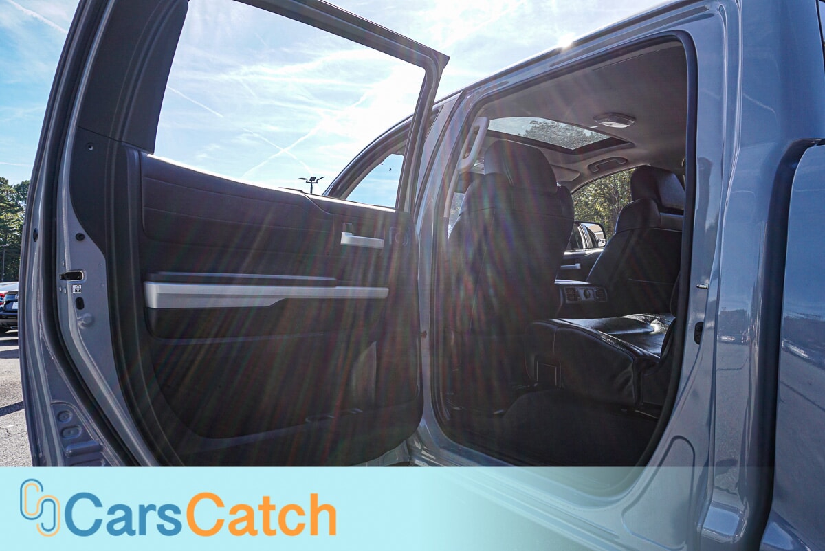 CARSCATCH - Used vehicle - TRUCK TOYOTA TUNDRA 4WD 2018