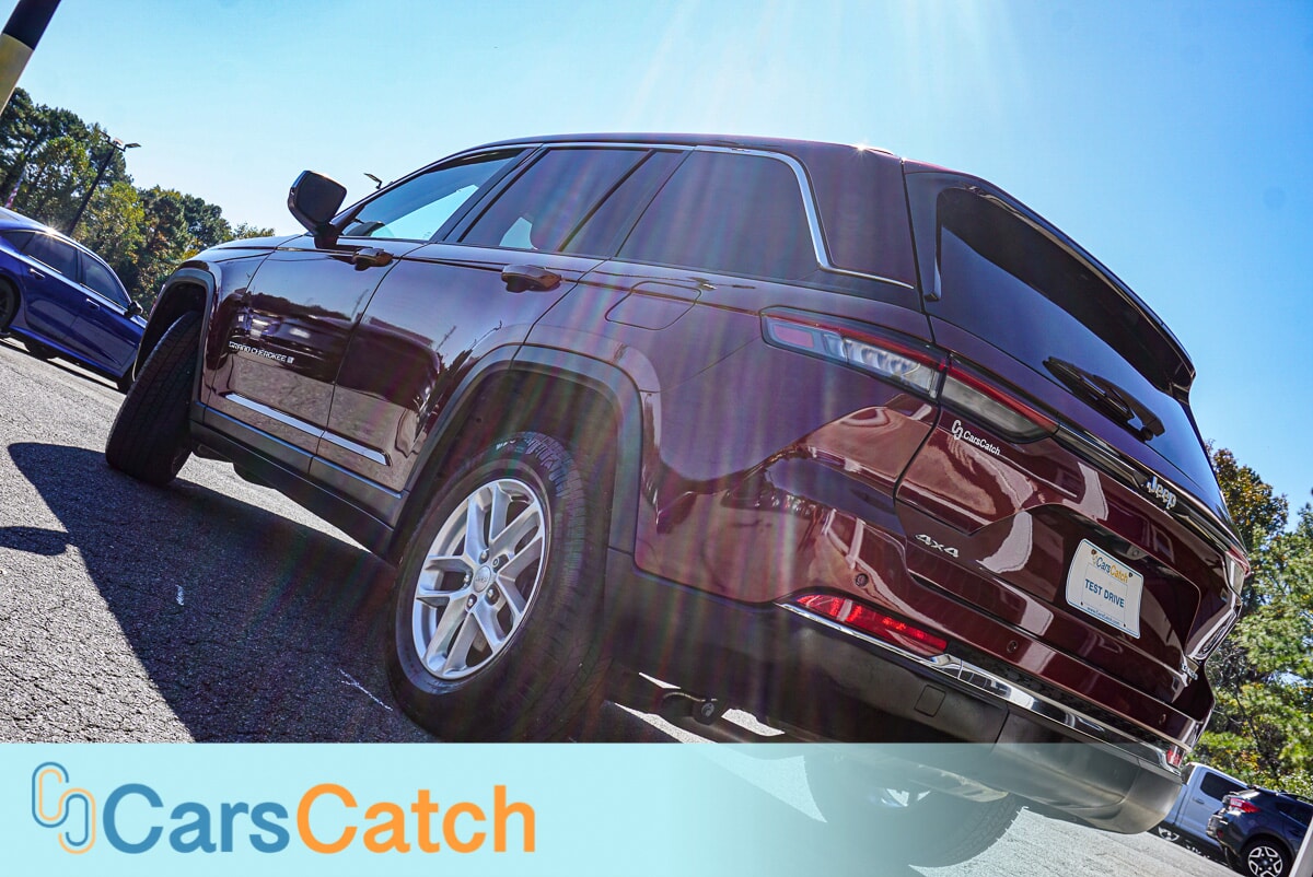 CARSCATCH - Used vehicle - SUV JEEP GRAND CHEROKEE 2023